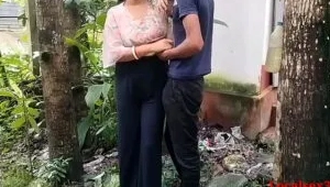 An overly eager boyfriend was unable to fuck a gorgeous Desi girl for longer than 25 seconds.