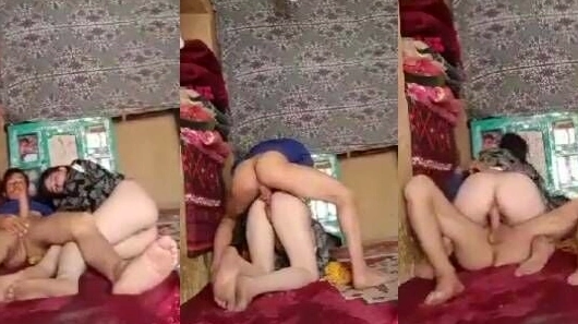 Big boobs Punjabi girl giving blowjob and enjoys riding dick