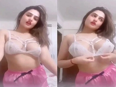 Royal Indian Price’s sex with a Desi maid